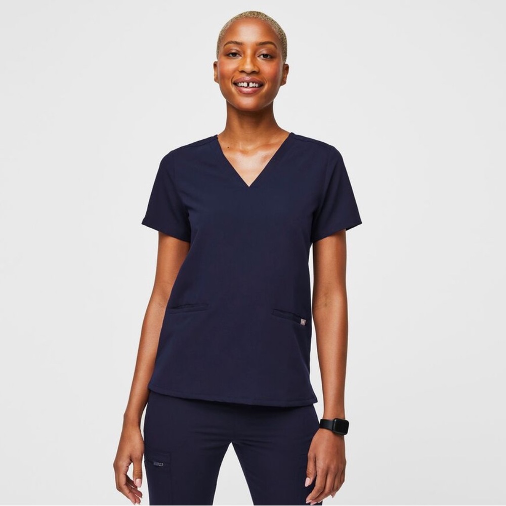 FIGS navy xs casma three pocket scrub top